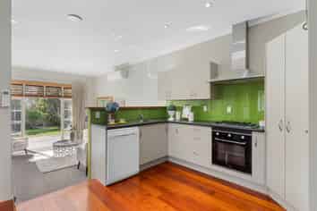 42 Duke Street, Three Kings