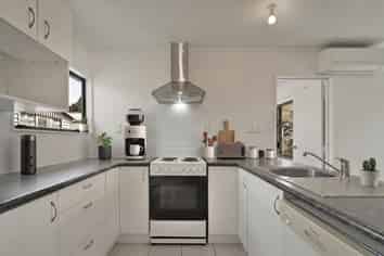 1216A Norfolk Crescent, Mayfair