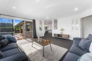 415 Duck Creek Road, Stillwater