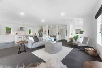 415 Duck Creek Road, Stillwater