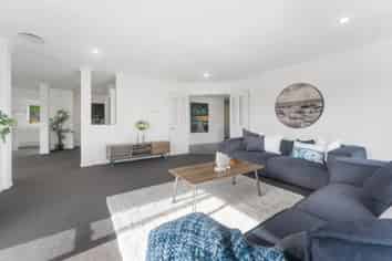 415 Duck Creek Road, Stillwater