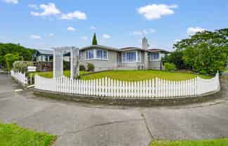 32 Langley Avenue, Milson