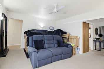 32 Langley Avenue, Milson