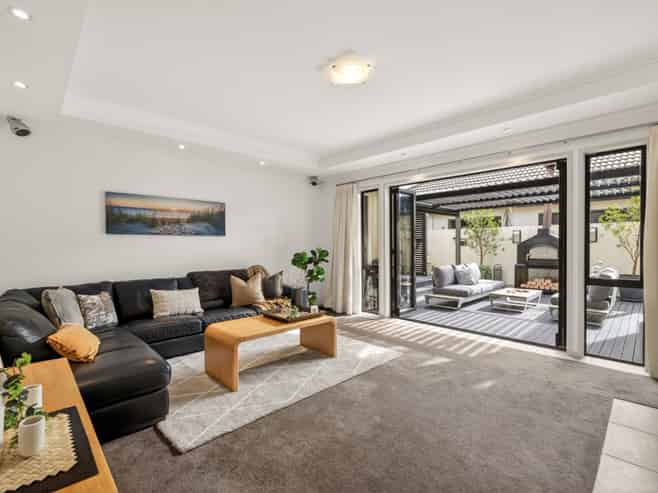 8 Bucklands Crescent, Papamoa