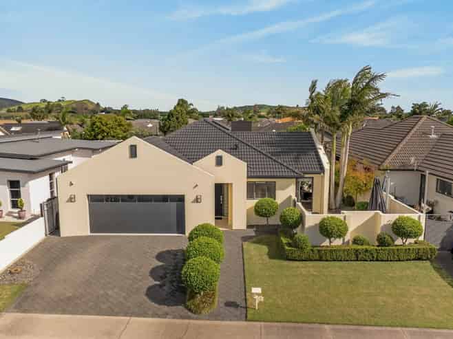 8 Bucklands Crescent, Papamoa