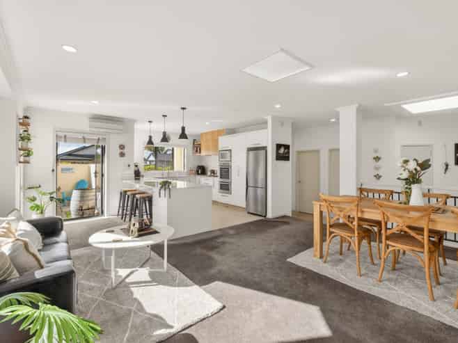 8 Bucklands Crescent, Papamoa