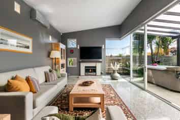 2 Pounamu Avenue, Greenhithe