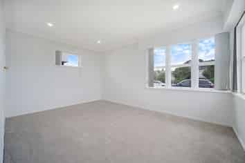 16 Sylvan Crescent, Te Atatu South