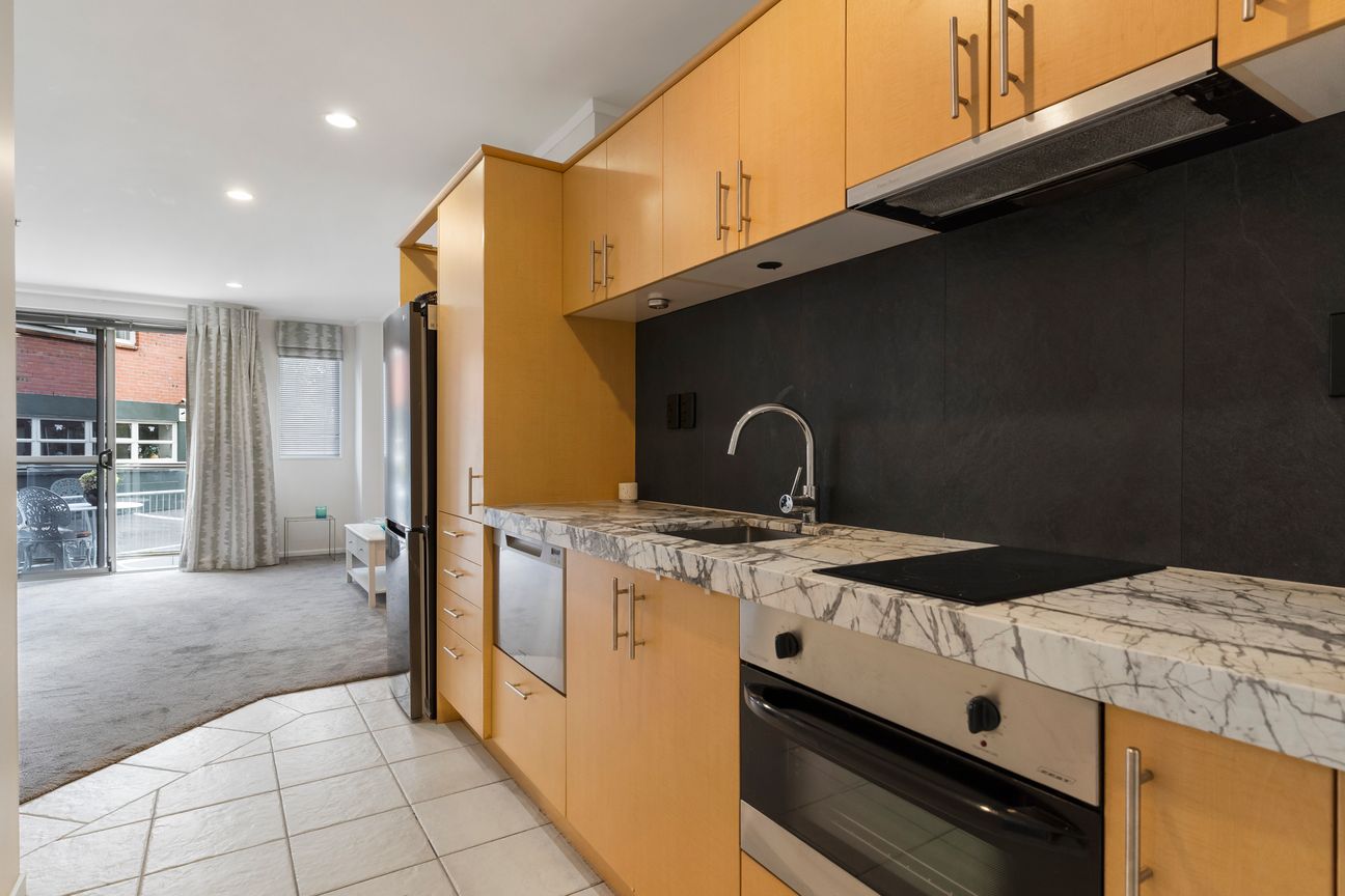 Rare Opportunity with two Carparks - Widok 3