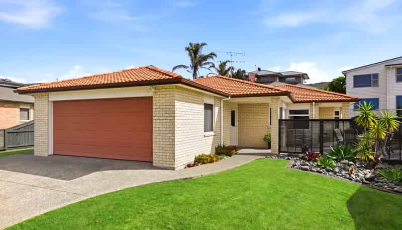 14 Chesterfield Way, Orewa