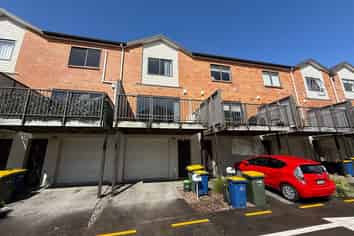 191/172 McLeod Road, Te Atatu South