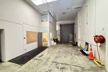 Functional Dual Warehouse with Office | 660m2