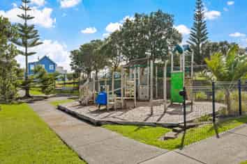 7 Harwich Court, Gulf Harbour