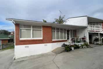 2/12 Dawn Place, Te Atatu South