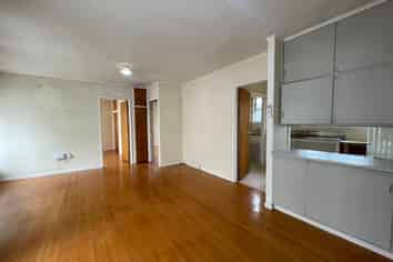 2/12 Dawn Place, Te Atatu South