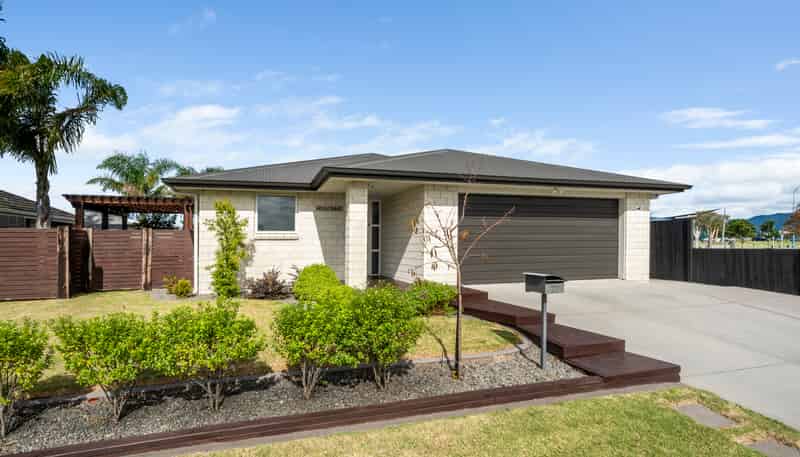 77 Golden Sands Drive, Papamoa Beach