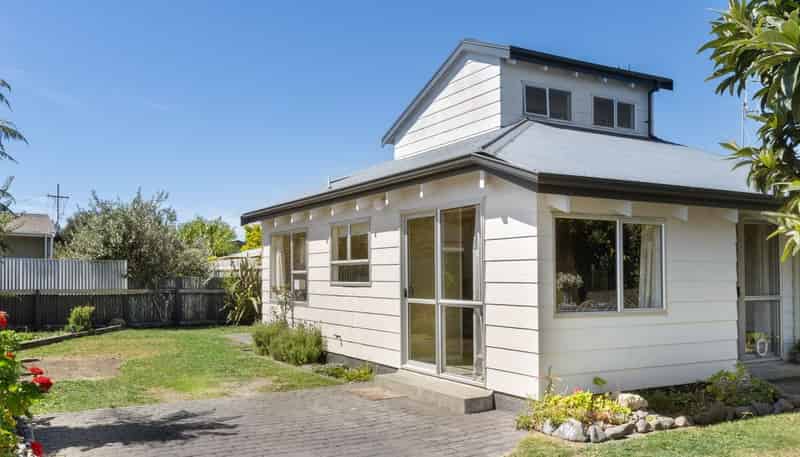 16a Cassino Crescent, Onekawa