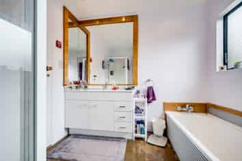 717 Duke Street, Mahora