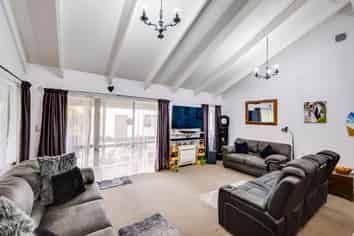 717 Duke Street, Mahora