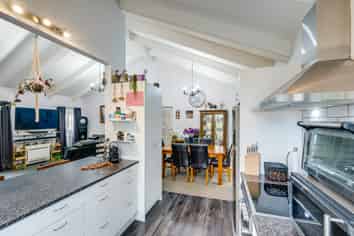 717 Duke Street, Mahora