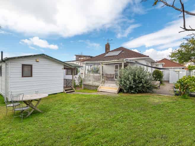 16 Achilles Crescent, Narrow Neck