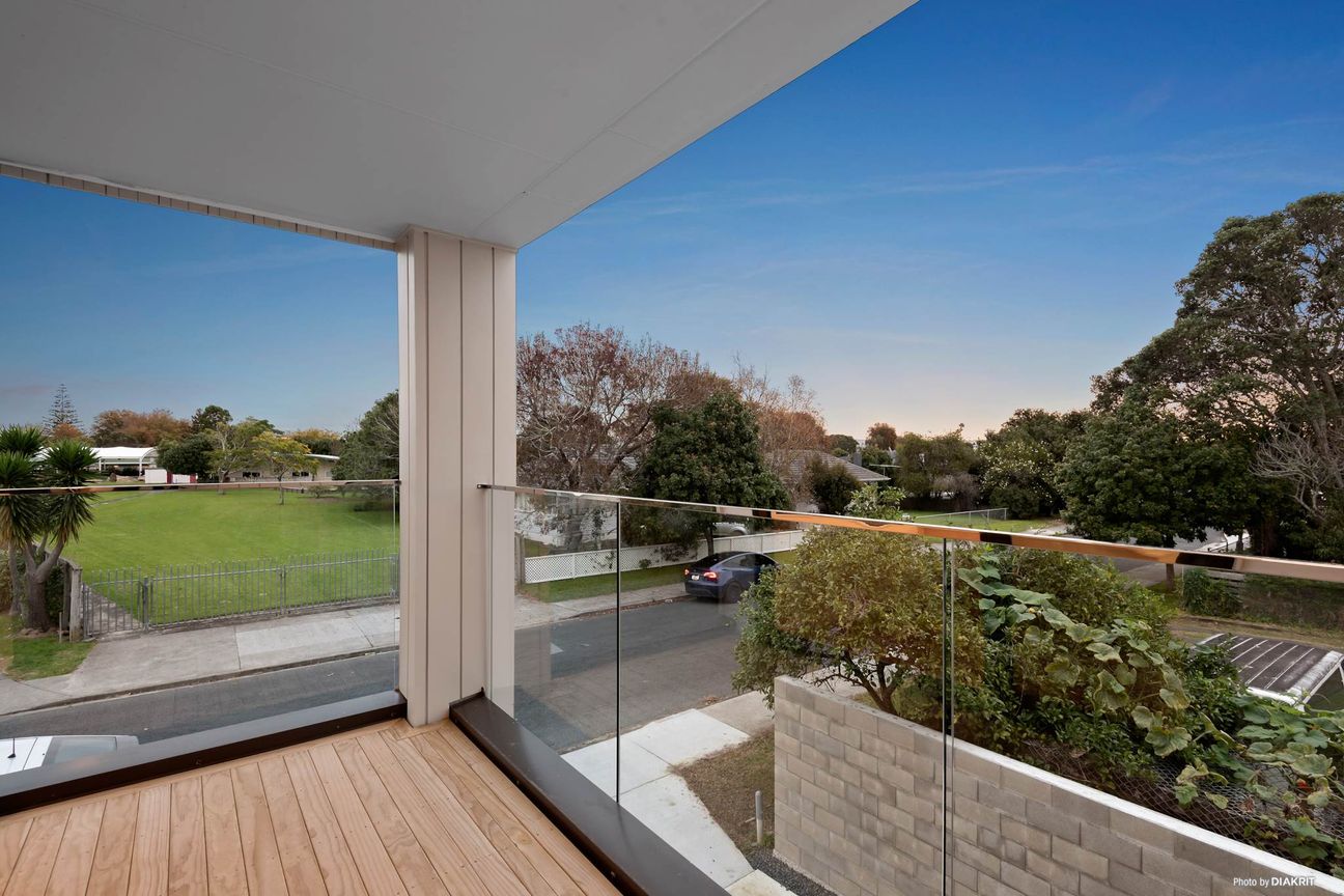 Near-New, Elegant and Value Packed - Ansicht 4