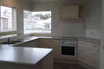 2/47 Vincent Street, Howick