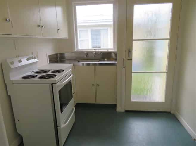 2/1A Tocker Street, Taita