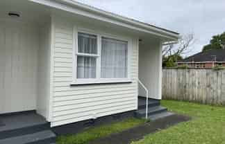 2/1A Tocker Street, Taita