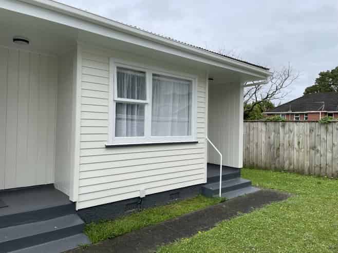 2/1A Tocker Street, Taita