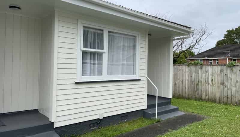 2/1A Tocker Street, Taita