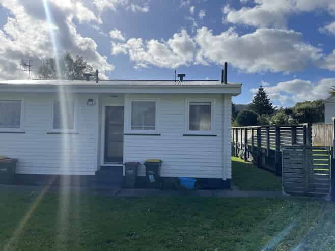 2/1A Tocker Street, Taita