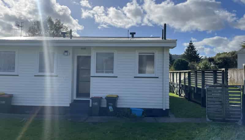 2/1A Tocker Street, Taita