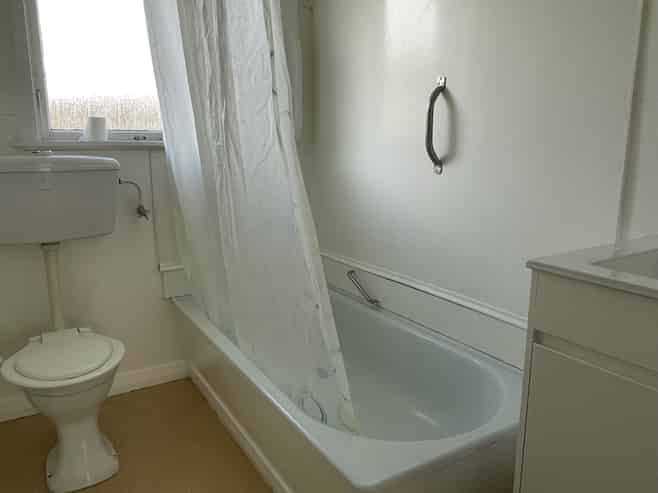 2/1A Tocker Street, Taita