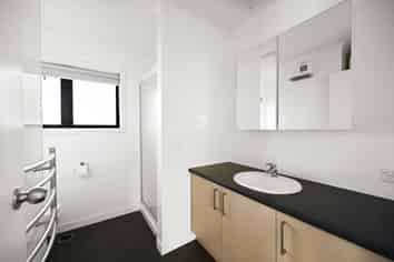 3 Chevalier Court 809 Heaphy Tce, Claudelands