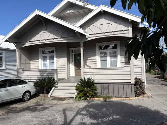 2/42 Wairiki Road, Mount Eden