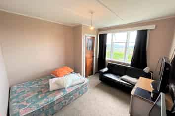 8 Churches Avenue, Mount Roskill