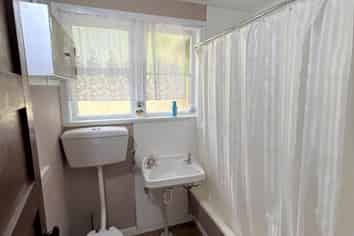 8 Churches Avenue, Mount Roskill