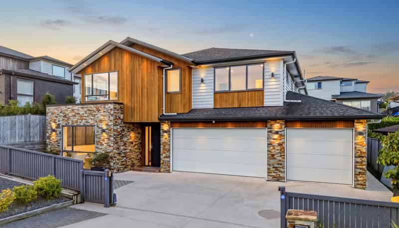 5 Luff Place, Long Bay