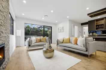 5 Luff Place, Long Bay