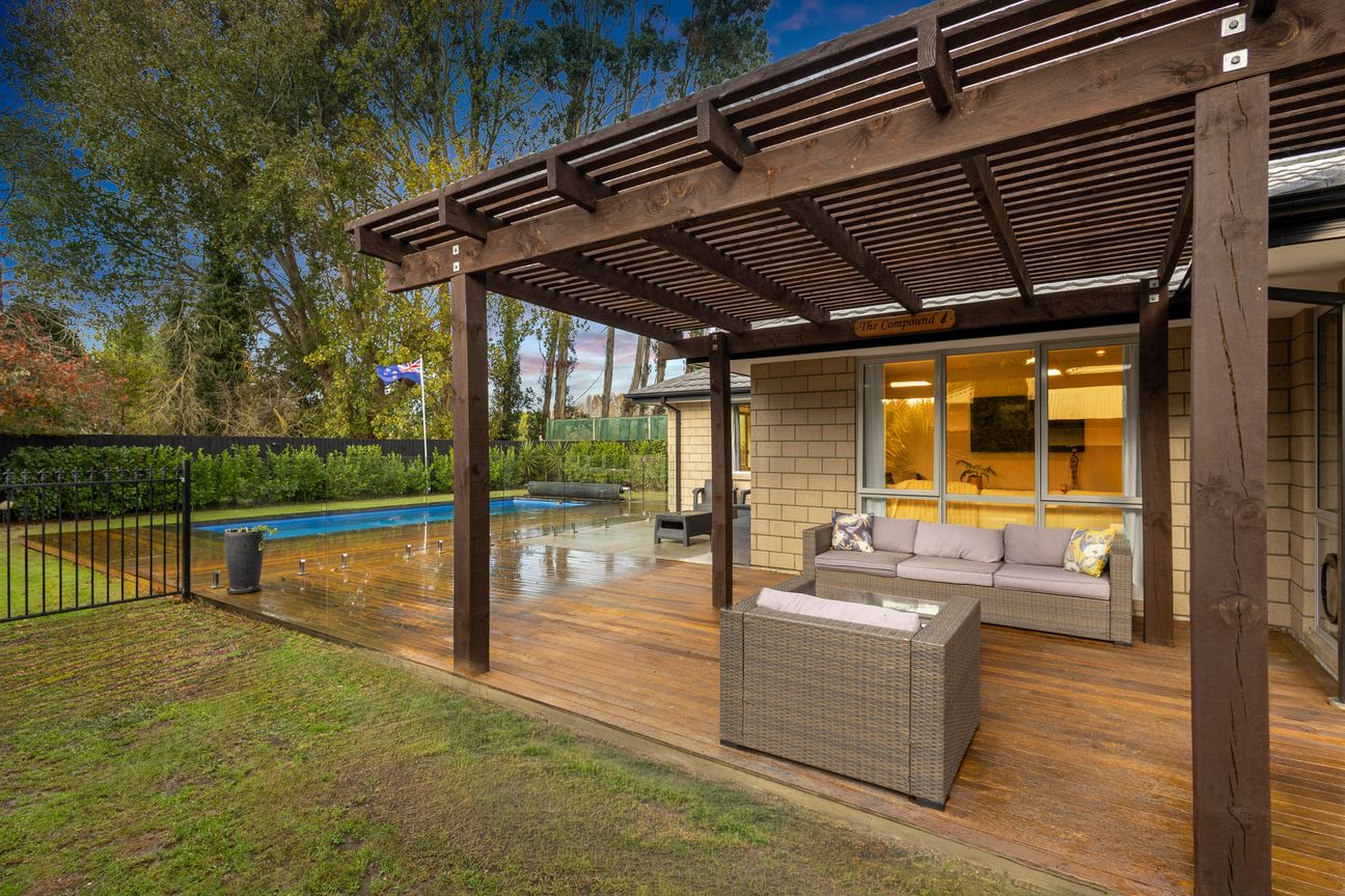 Now Priced - Poolside on Platform! - Bild 3