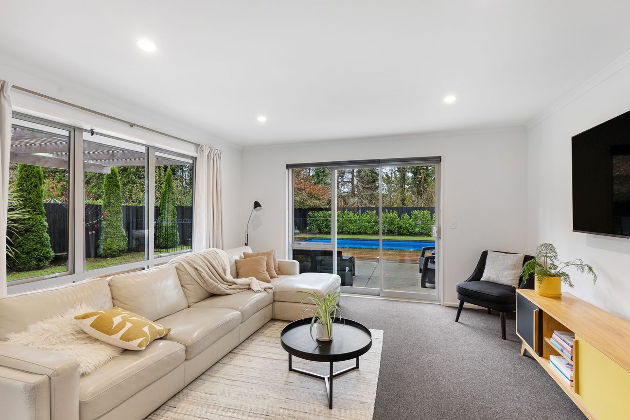Now Priced - Poolside on Platform! - Bild 4