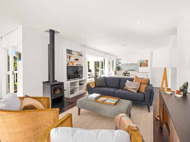 25 Riverside Drive, Point Wells