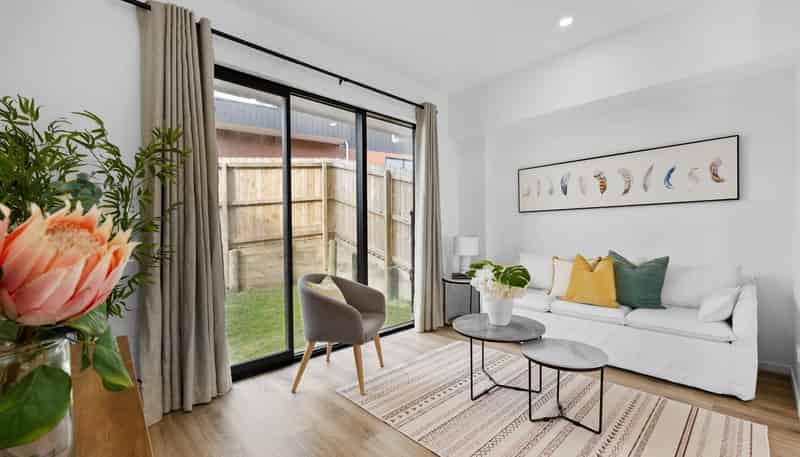 5/233 Great North Road, Henderson