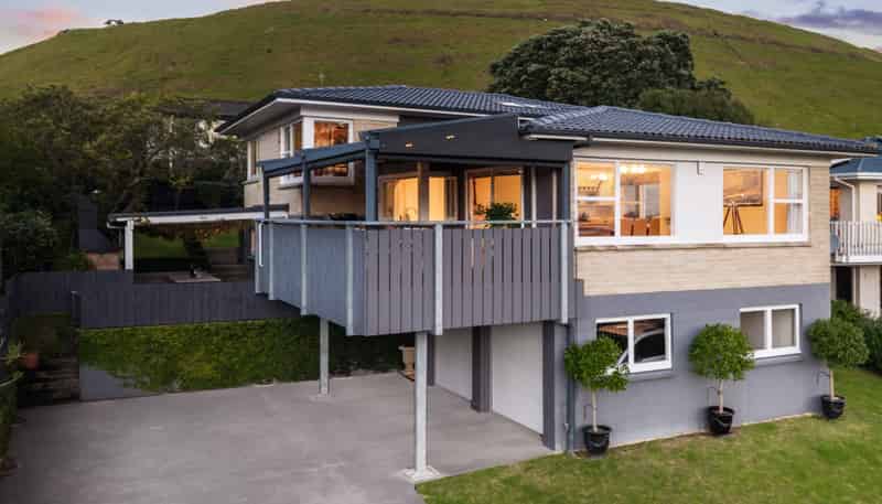 35 Ridgemount Rise, Mangere Bridge