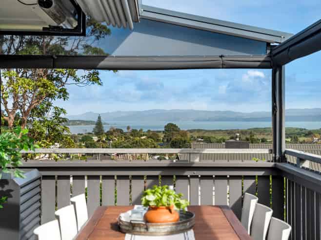 35 Ridgemount Rise, Mangere Bridge