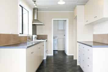 32 Bateman Avenue, Bryndwr