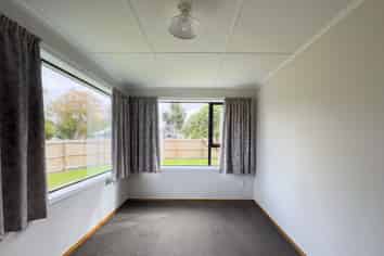 32 Bateman Avenue, Bryndwr