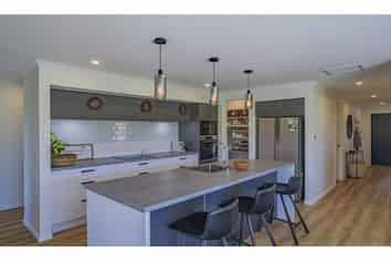 30B Lazarette Loop, Gleniti