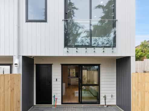 2,3,4/43 Savoy Road, Glen Eden